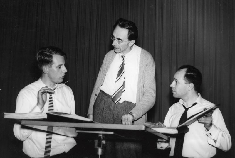 Pierre Boulez avec Karlheinz Stockhausen et Hans Rosbaud au studio du Südwestfunk à Baden-Baden © Dr. Karl Widmaier / SWR company archive